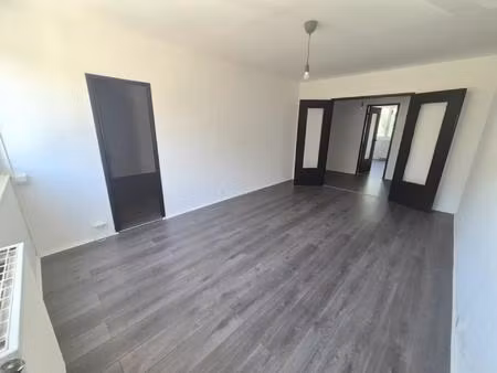 prox cours fauriel/ parc europe : colocation non meublée : 3 chambres  balcon  parking. lo