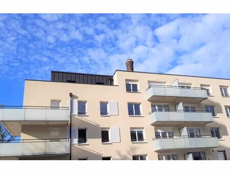 t3 avec parking et balcon à st leger du bourg denis