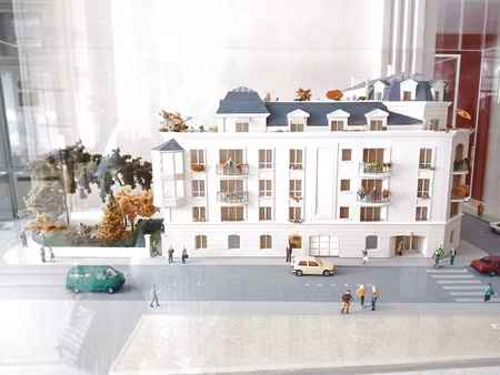 charenton: studio avec balcon  cave et parking