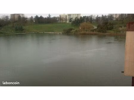 à saisir  grand t2 de 47 m2 vue imprenable sur le lac de la reynerie idéal investisseur  l