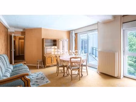 appartement 4 pièces à réinventer  plus de 82m2 avec grand balcon