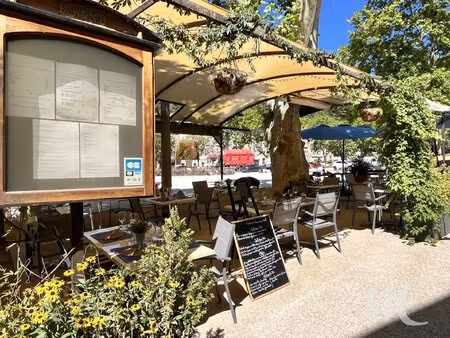 fonds de commerce restaurant a vendre barjols avec terrasse et veranda