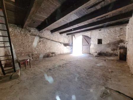 fleury d'aude garage de 70 m2 au sol  avec raccordement élec