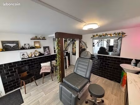 cabine professionnelle 12m2 – saint-orens-de-gameville – parking – entrée indépendante