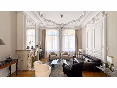 somptueuse maison bourgeoise avec jardin  garage 2 v