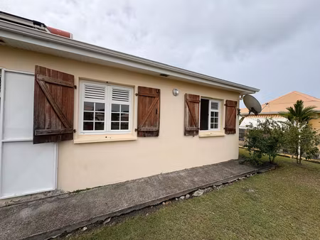 a louer : une maison individuelle t4 au vauclin