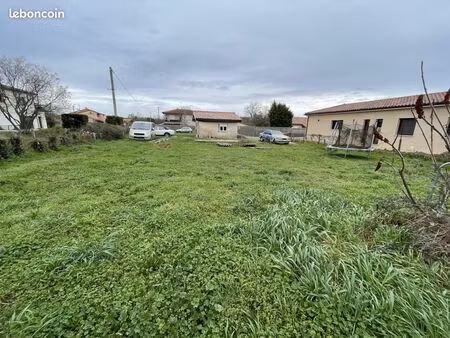 terrain 500 m² lherm