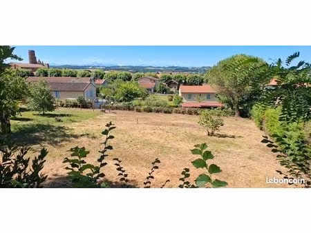 terrain constructible 1308 m2 au cœur du village de montesquieu-volvestre 31 - rare