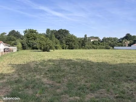 terrain viabilisé 566m² noe centre village