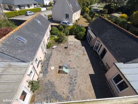 b&b  5-6 logements indépendants potentiels sur 285 m2 dont 110 m2 déjà rénovés secteur bai