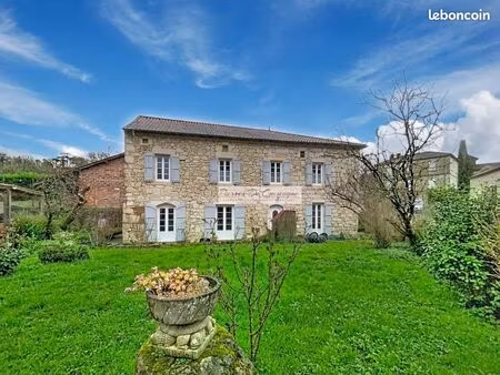 maison 7 pièces 195 m²