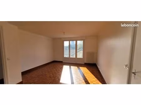 t2 lumineux de 48 m² – proche centre-ville et lycée bazin – disponible le 15 août