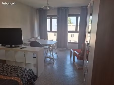 studio meublé proche irts ( 5mn)