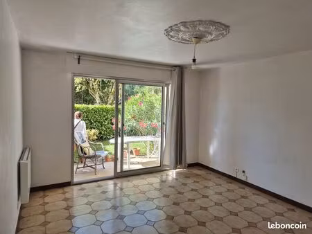 eybens loue t1 avec jardin