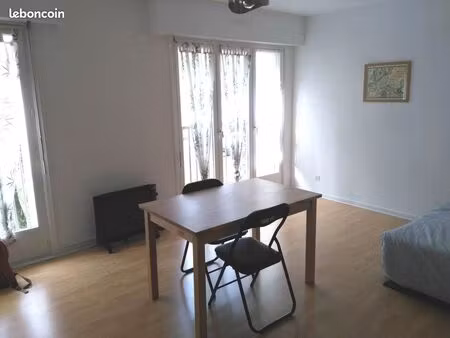 studio 1 pièce 33 m²