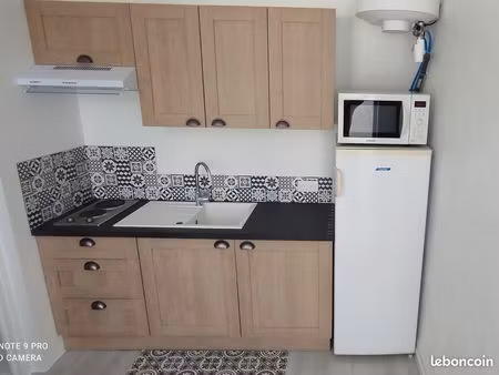 appartement meublé etudiant refait à neuf  idéalement situé fac utt y school