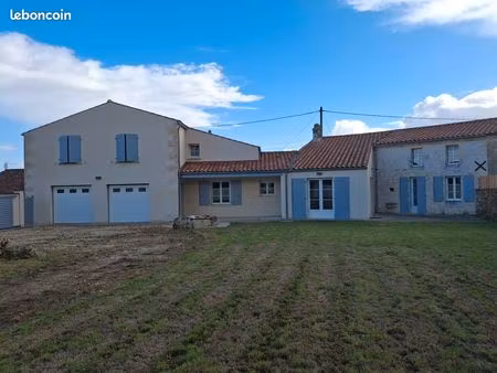 belle maison à louer de 7 pièces cadre ancien bien rénovée+2 garages- jardin clos sans vis