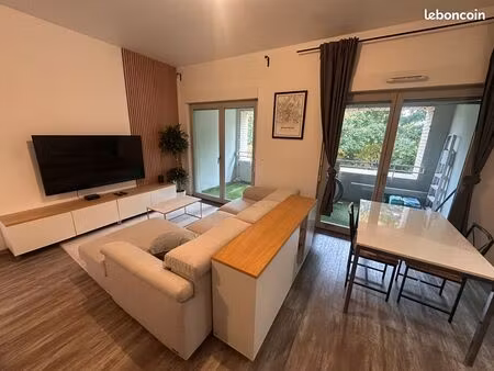 3 pièces - garage et ascenseur - appartement 70 m² non meublé avec terrasse – tram citadel