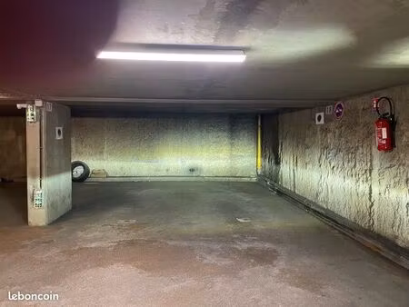 parking à louer