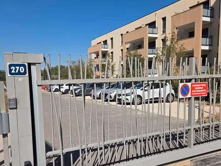 place de parking aix la duranne