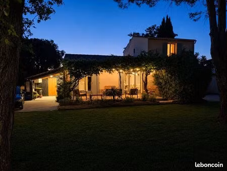 maison familiale 4 chambres avec grand jardin