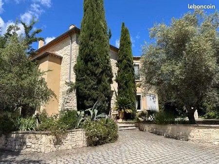 élégante villa de caractère t8 avec piscine et dépendance quartier du haut bresis