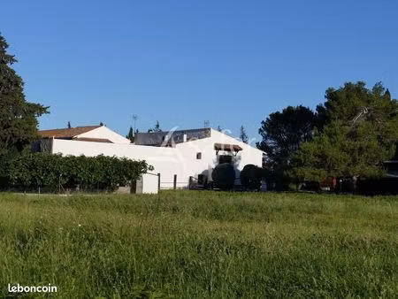 mas 265 m² beaucaire