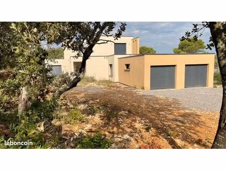 titre : villa 5 pièces 179m² sur un terrain de 3000m²