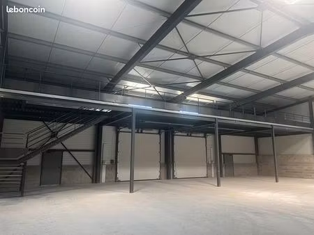 local d'activité - 620 m²