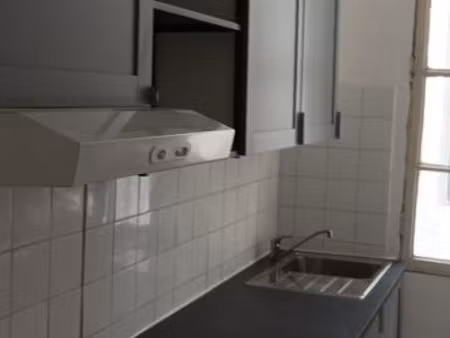petit t2 meublé et climatisé
