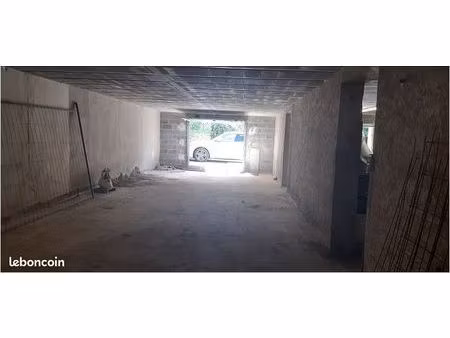 commerce 170 m²