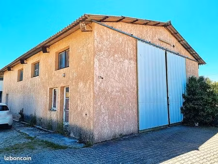 hangar 1 pièce 210 m²