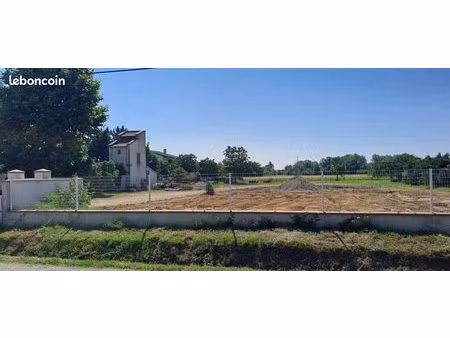 terrain viabilisé 593 m²