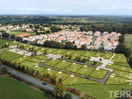 vente terrain à la varenne (49270) : à vendre / 691m² la varenne
