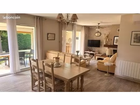 maison. 5 pièces. 105m2
