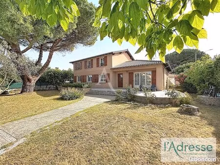 maison 7 pièces 193 m²