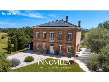 maison 8 pièces 240 m²