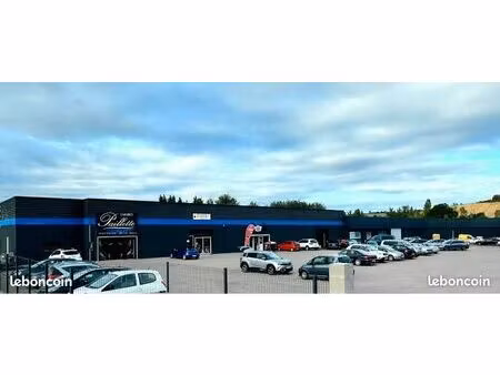 local commercial / boutique / bureau 70m2 zone frr