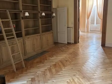 appartement 2 pièces 116 m²