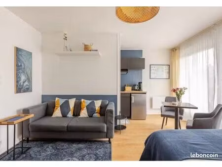grand studio meublé
