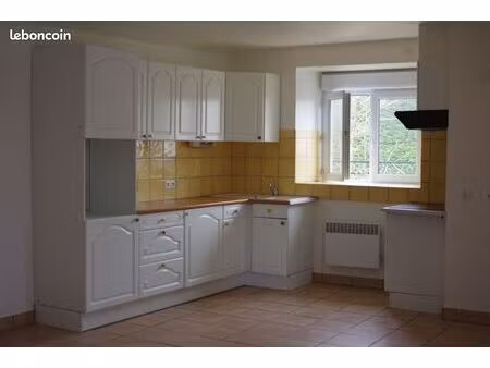 location appartement 59m2 lampaul guimiliau