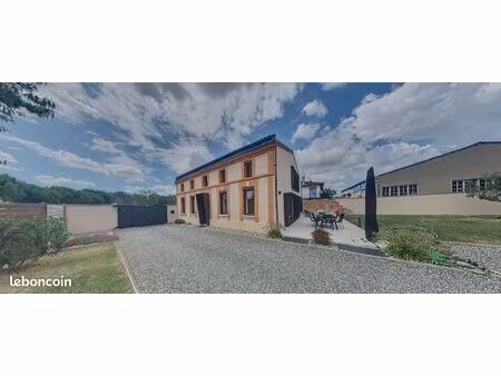 maison 8 pièces 210 m²