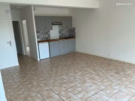 appartement t2 à st guénolé