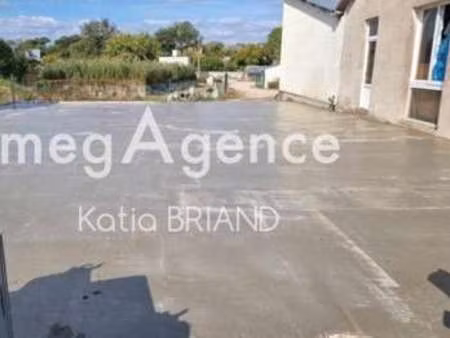 vente immeuble à marigné-peuton (53200) : à vendre / 1350m² marigné-peuton