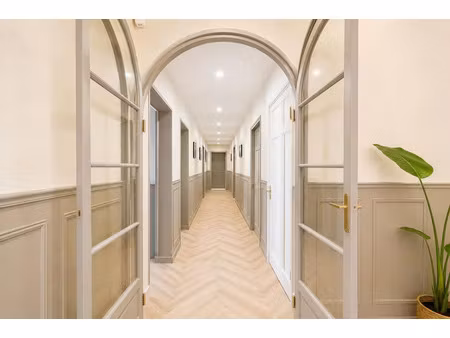 appartement haussmannien avec jardin et parking