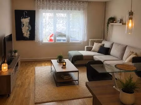 maison traditionelle  très belle placement