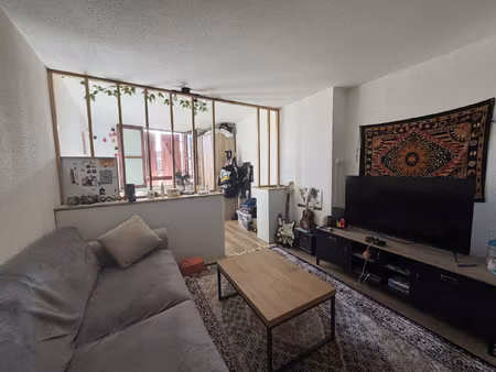 rue raspail  t1 de 34.76 m2 refait à neuf avec coin nuit !