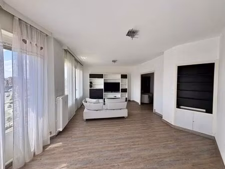appartement t5 a louer a roanne - hotel de ville