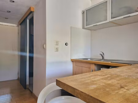studio en rez-de-chaussee