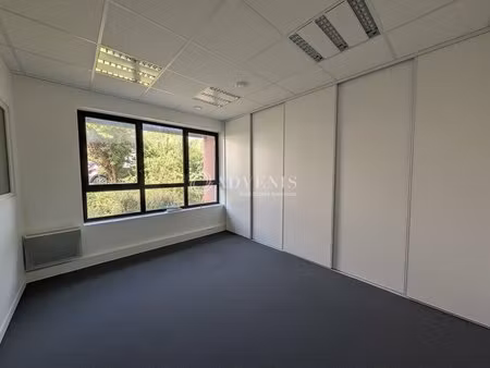 location bureaux 38 m² à 82 m²